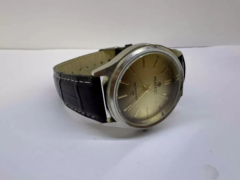 ZEGAREK PERFECT C424