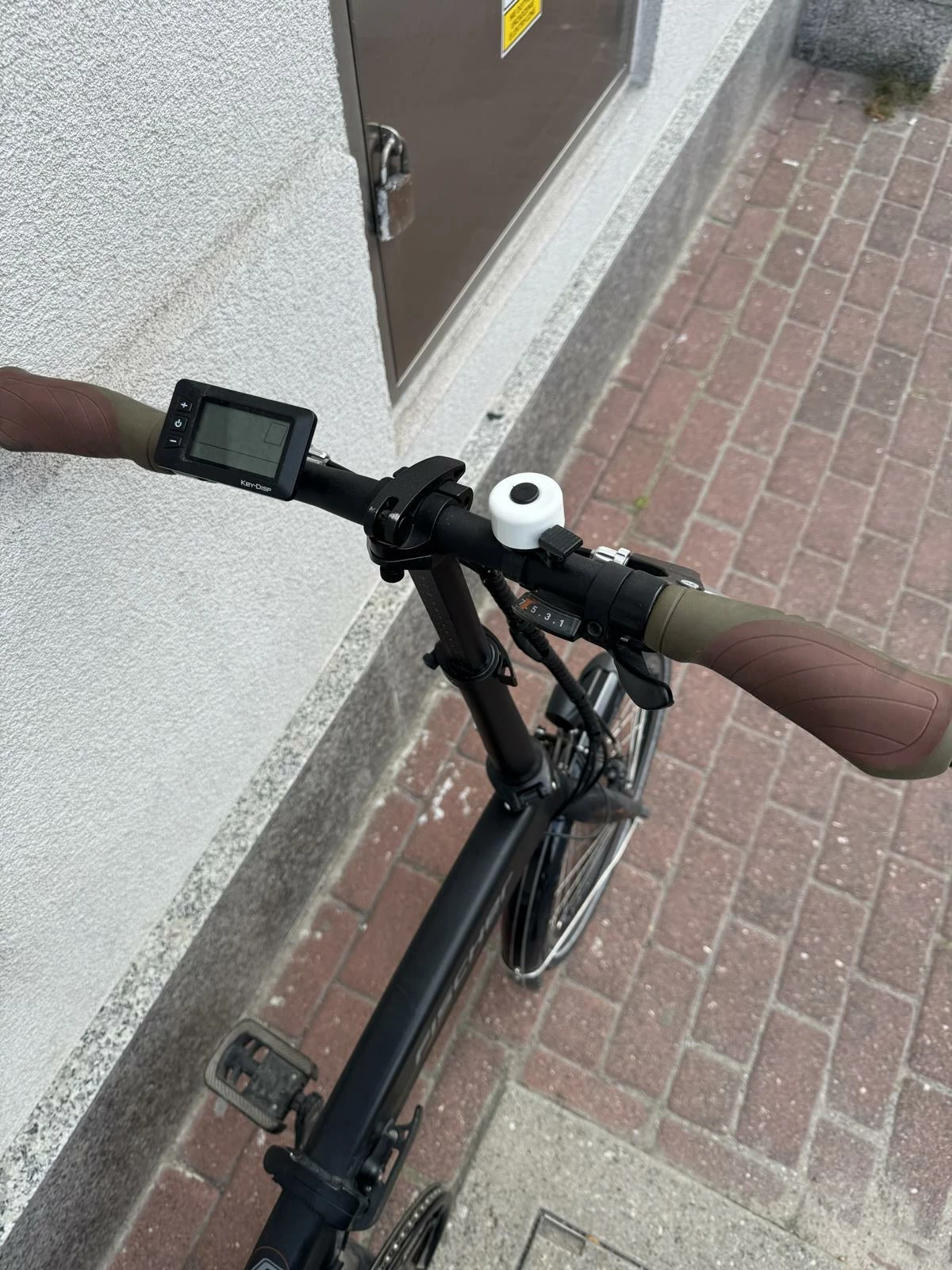 uz-rower-fischer-bikes-faltrad-fr-18-kluczyk-intruckja-ladowarka-plec-130411-1030181