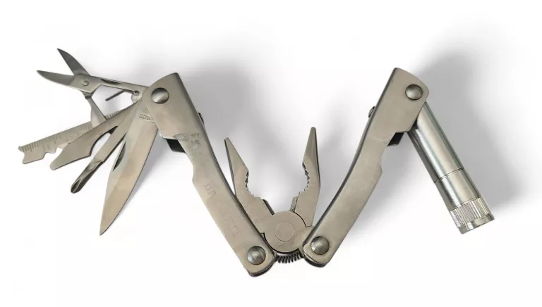 BROOKSTONE(R) 8-IN-1 MULTI-TOOL
