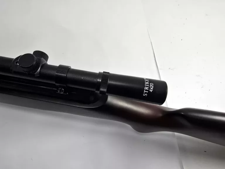WIATRÓWKA CROSMAN COPPERHEAD 4,5 MM LUNETA STRIKE 4X20