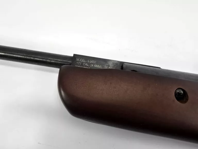 WIATRÓWKA CROSMAN COPPERHEAD 4,5 MM LUNETA STRIKE 4X20