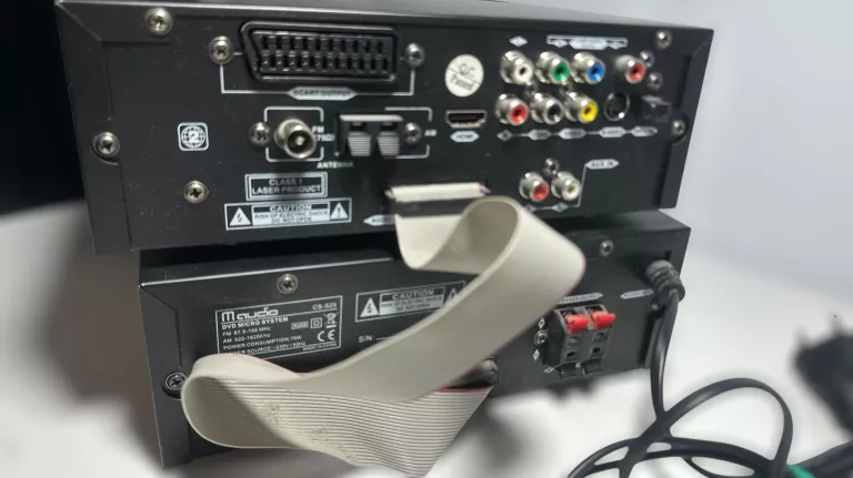 mini-wieza-czarna-warto-okazja-model-ms8bk