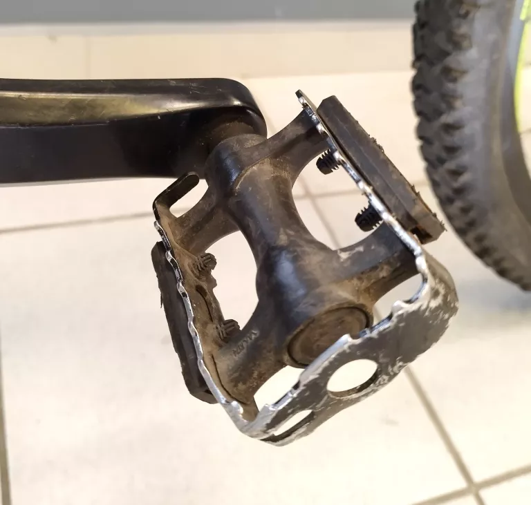 rower-kross-level-b2-2016-rama-19-rozmiar-m-kola-29-kod-producenta-krlv1z29x21m001305