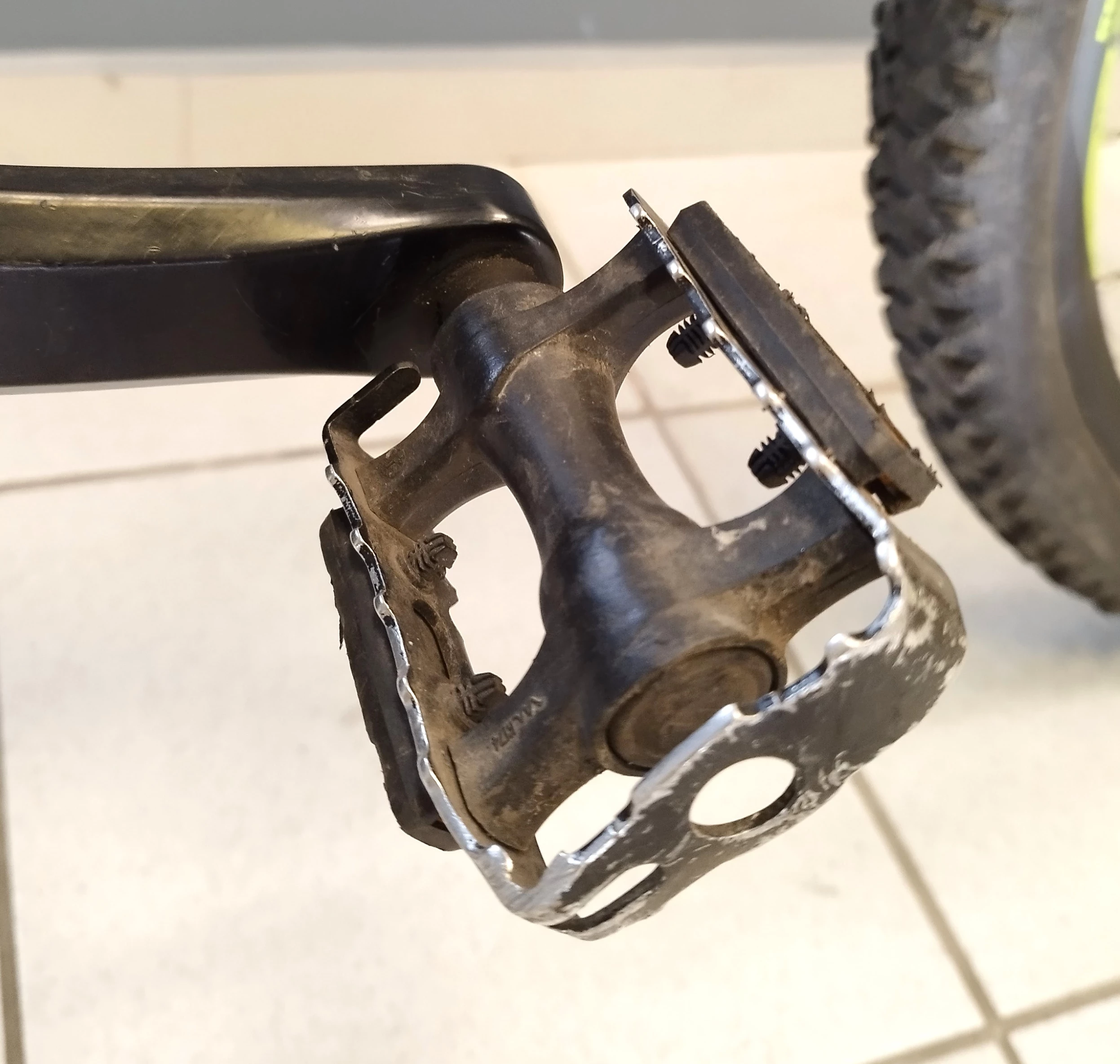 rower-kross-level-b2-2016-rama-19-rozmiar-m-kola-29-kod-producenta-krlv1z29x21m001305