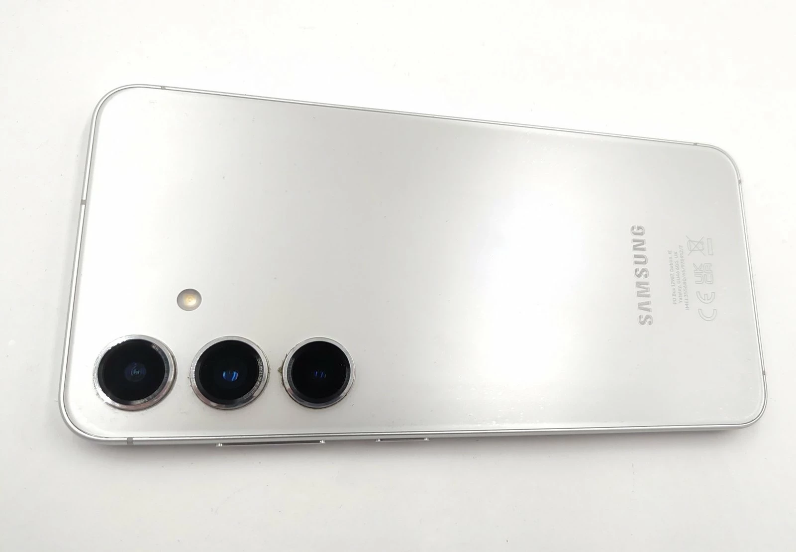 smartfon-samsung-galaxy-s24-opis-przekatna-ekranu-62