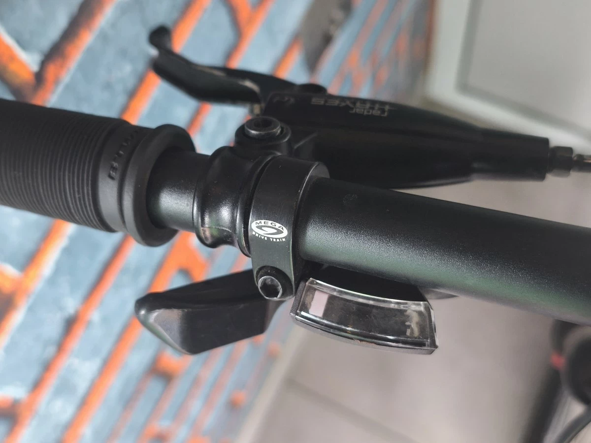 rower-mtb-btwin-rockrider-540-kola-275-rama-xl-material-ramy-179-1