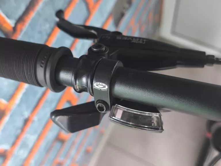 rower-mtb-btwin-rockrider-540-kola-275-rama-xl-material-ramy-179-1