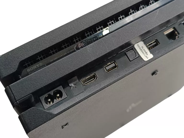 konsola-sony-playstation-4-pro-cuh-7216-1tb-ps4-gra-1x-pad-wersja-130590-1