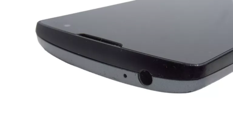 telefon-lg-leon-4g-stan-11323-2