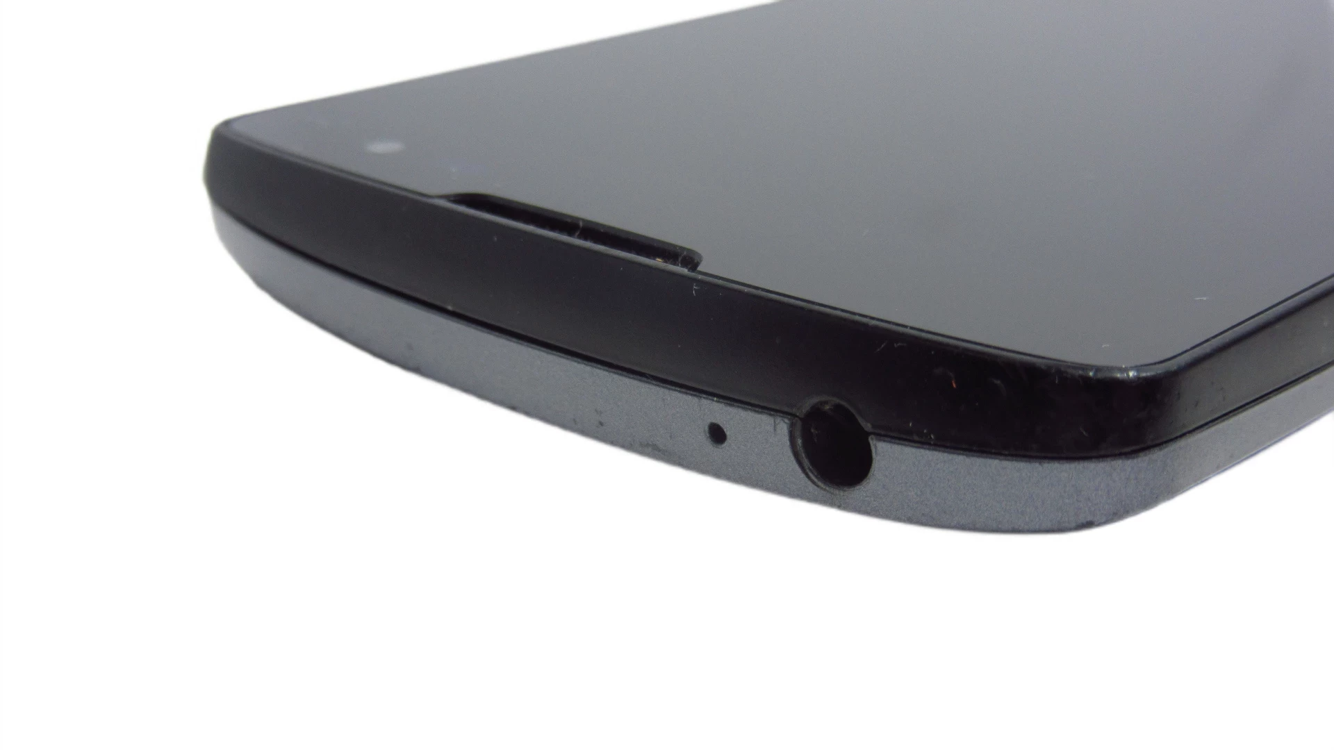 telefon-lg-leon-4g-stan-11323-2