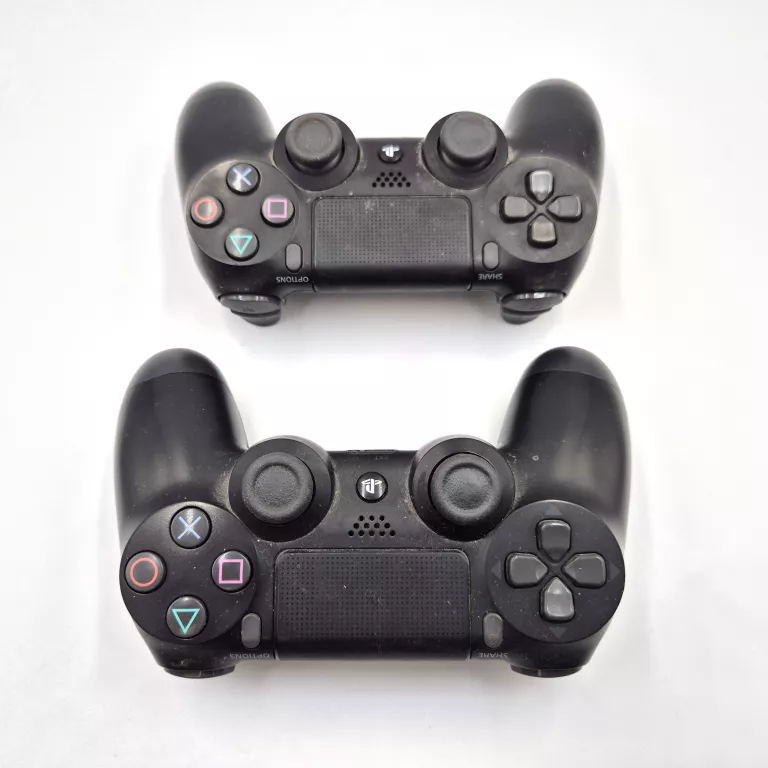 KONSOLA SONY PLAYSTATION 4 SLIM 1TB CUH-2116B PS4 + 2 PADY