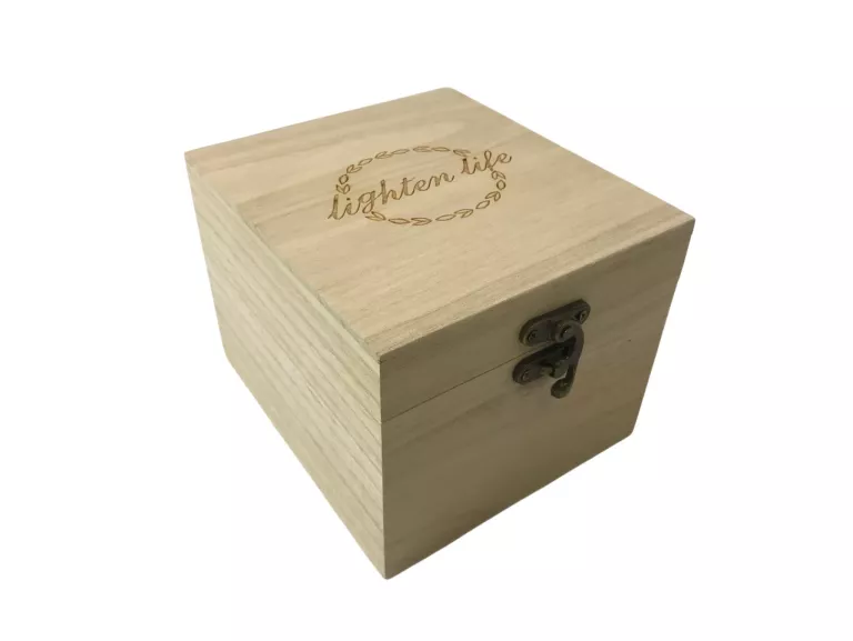 SZKLANKA DO WHISKY W DREWNIANYM PUDEŁKO GRAWER 1983 360 ML PREZENT