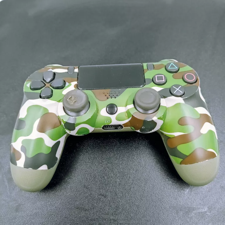 konsola-playstation-4-2-pady-stan-11323-2