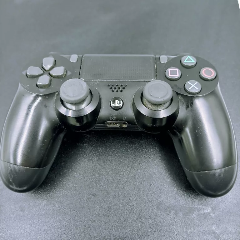 konsola-playstation-4-2-pady-wersja-130590-2