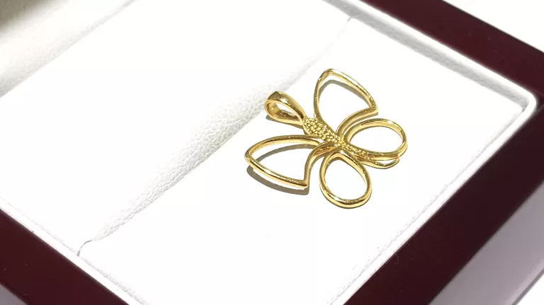 ZŁOTA ZAWIESZKA WISIOREK MOTYLEK PR585 0,75G 1,5X1,5 CM