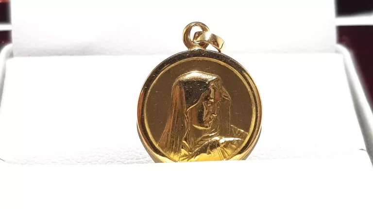 ZŁOTA ZAWIESZKA MATKA BOSKA PR750 2,19G 1X1CM