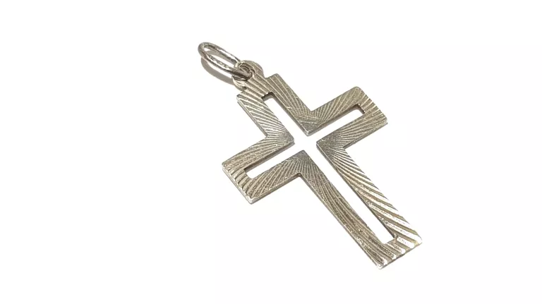 SREBRNY KRZYŻ 1,53 G PR925 2X3CM