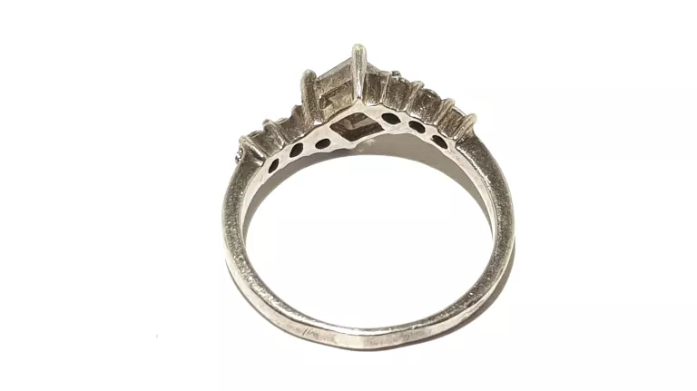 SREBRNY PIERŚCIONEK PR925 R16 3,14G