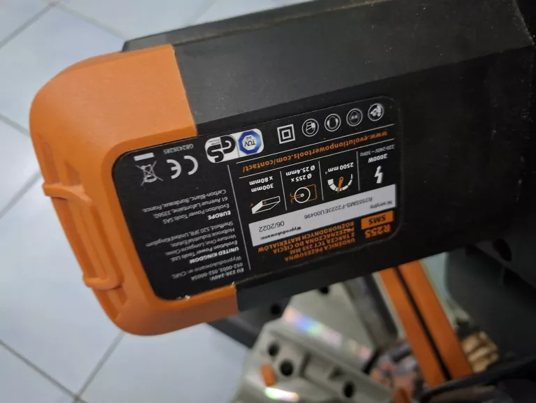 UKOŚNICA Z POSUWEM EVOLUTION POWER 2000 W R255SMS