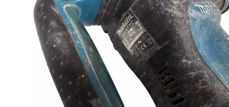 MŁOT UDAROWY MAKITA HM0871C 1100 W