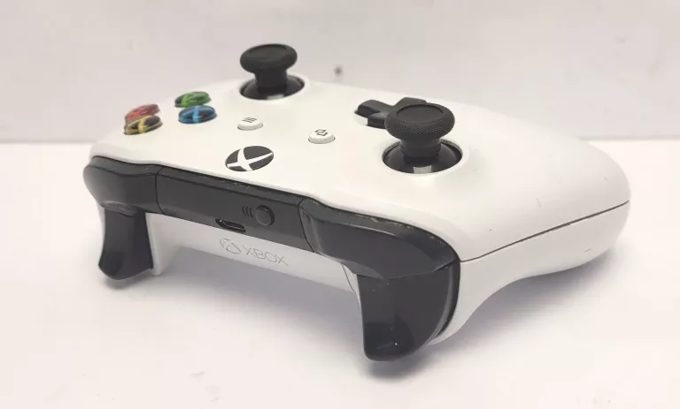 PAD DO XBOX ONE MODEL:1708 / BIAŁY