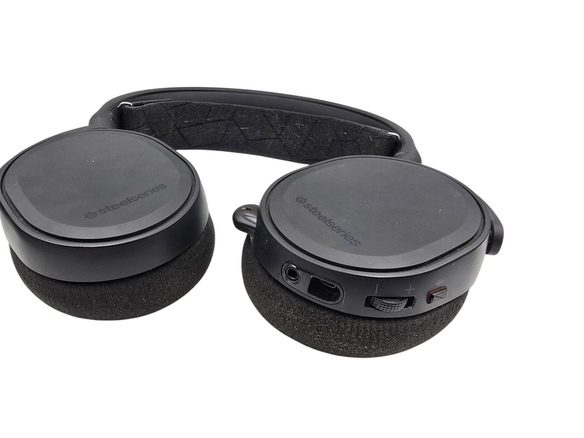 sluchawki-steelseries-arctis-3-stan-11323-2