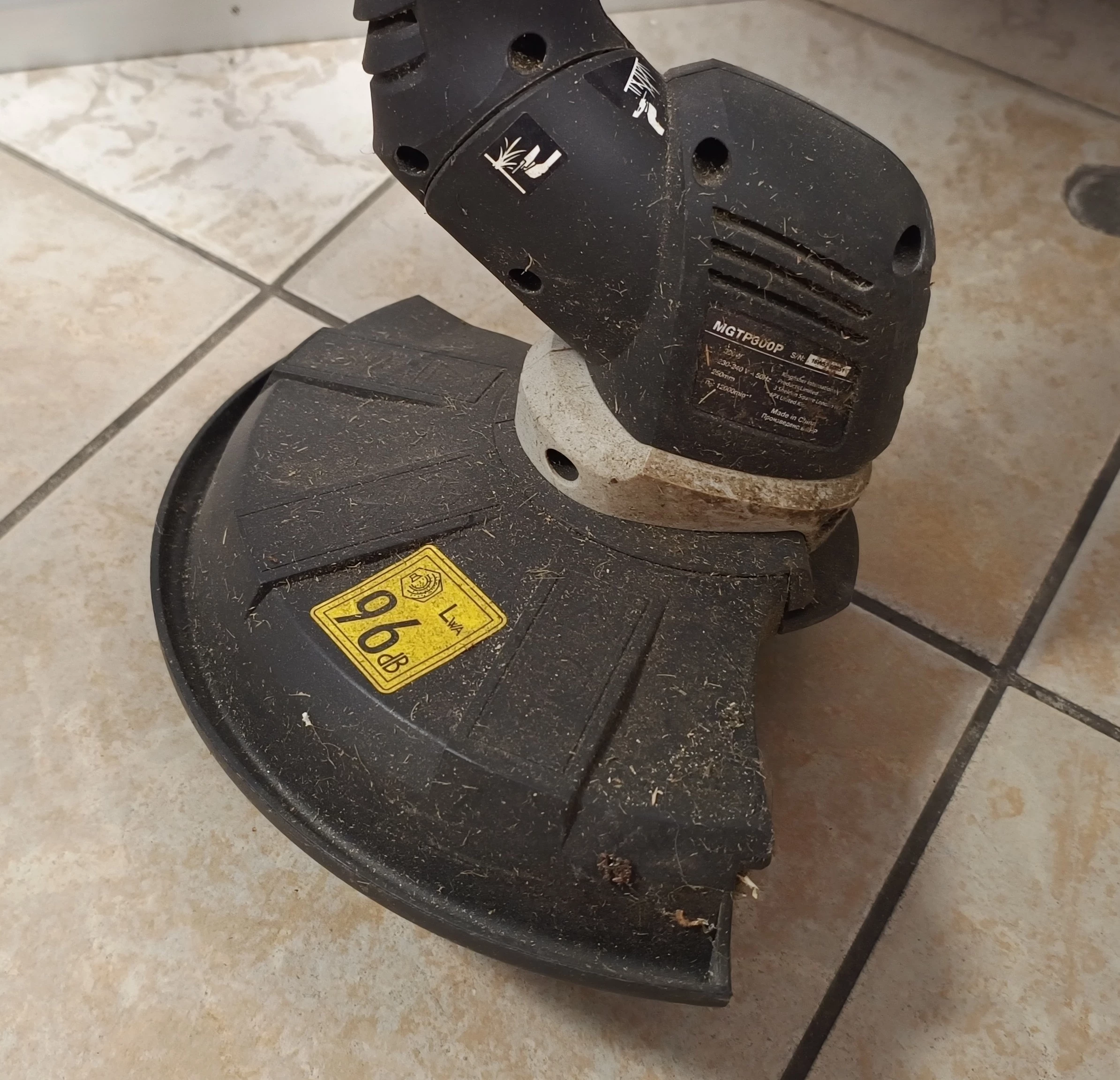 podkaszarka-macallister-mgtp300p-kod-producenta-mgtp300p