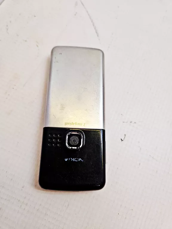 telefon-nokia-6300-orange-lad-przekatna-ekranu-200