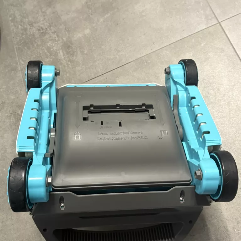 odkurzacz-polautomatyczny-do-czyszczenia-basenow-intex-zx300-okazja-stan-11323-2