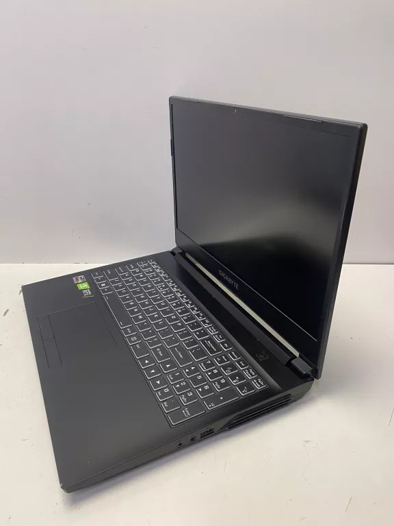 LAPTOP GIGABYTE A5 R5-5600H 16GB 512SSD RTX3060 144HZ