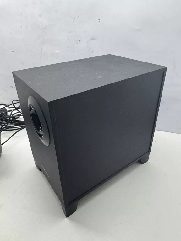 ZESTAW GŁOŚNIKÓW 2.1 CREATIVE A120 9W CZARNY
