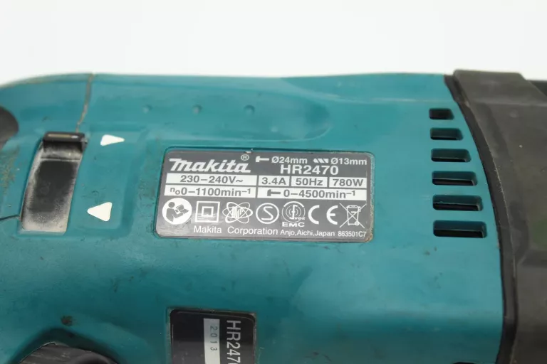 MŁOTOWIERTARKA MAKITA HR2470 SDS PLUS 780W
