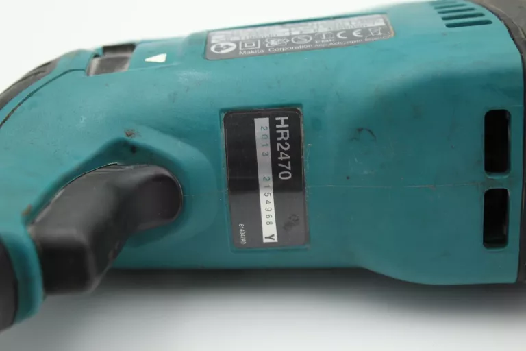 MŁOTOWIERTARKA MAKITA HR2470 SDS PLUS 780W