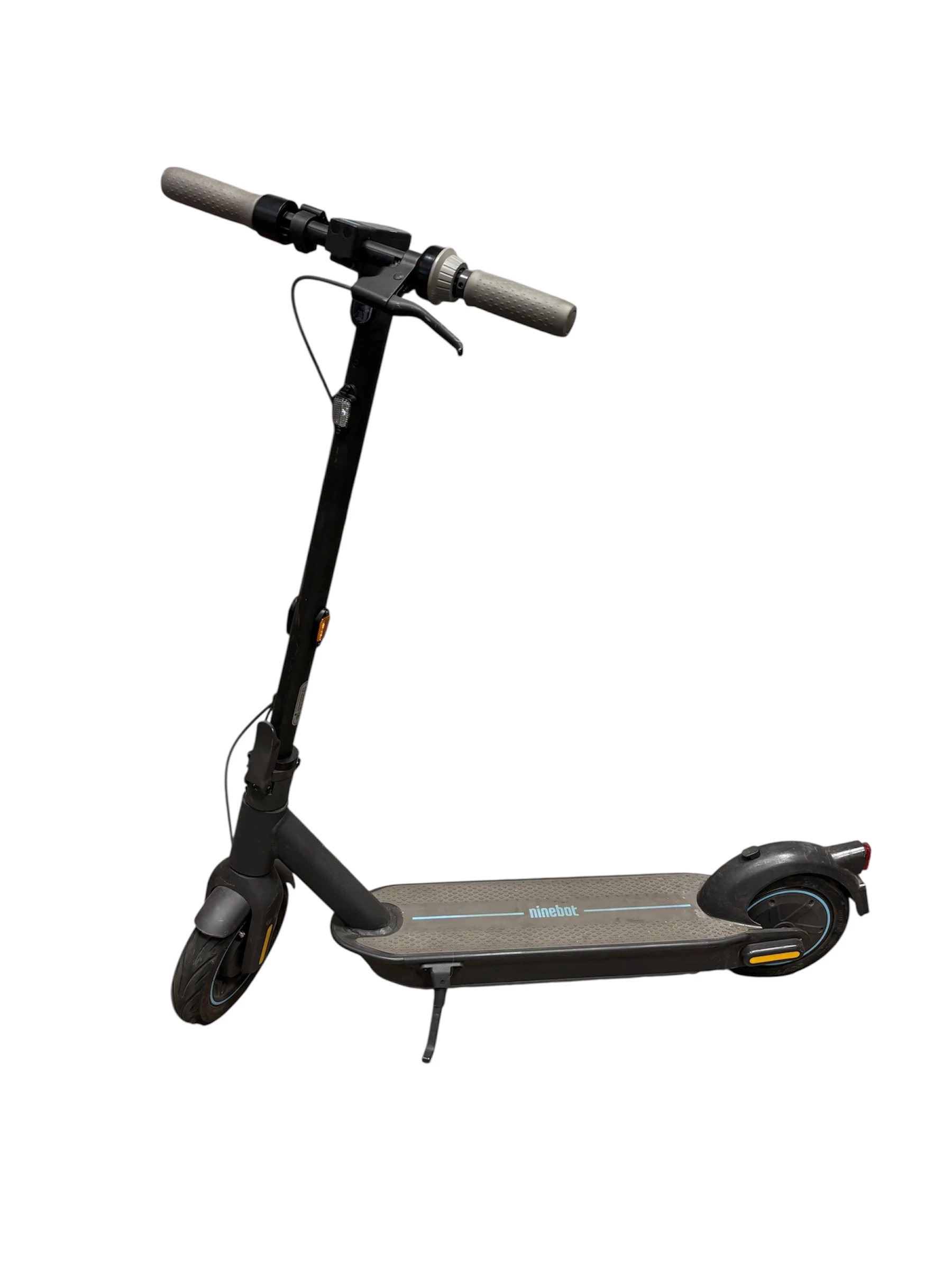 hulajnoga-elektryczna-segway-ninebot-kickscooter-max-g30d-ii-rynek-25-wrzesnia