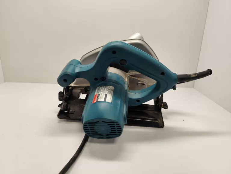 PILARKA TARCZOWA MAKITA 5604R