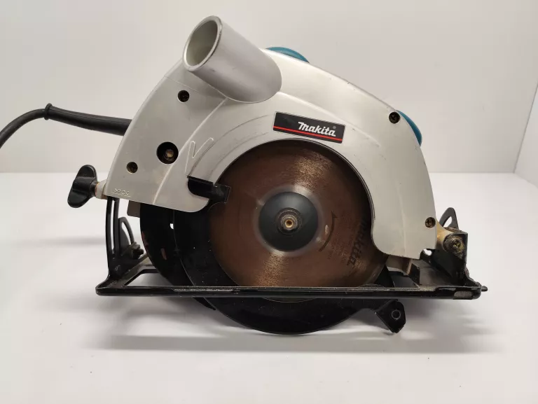 PILARKA TARCZOWA MAKITA 5604R