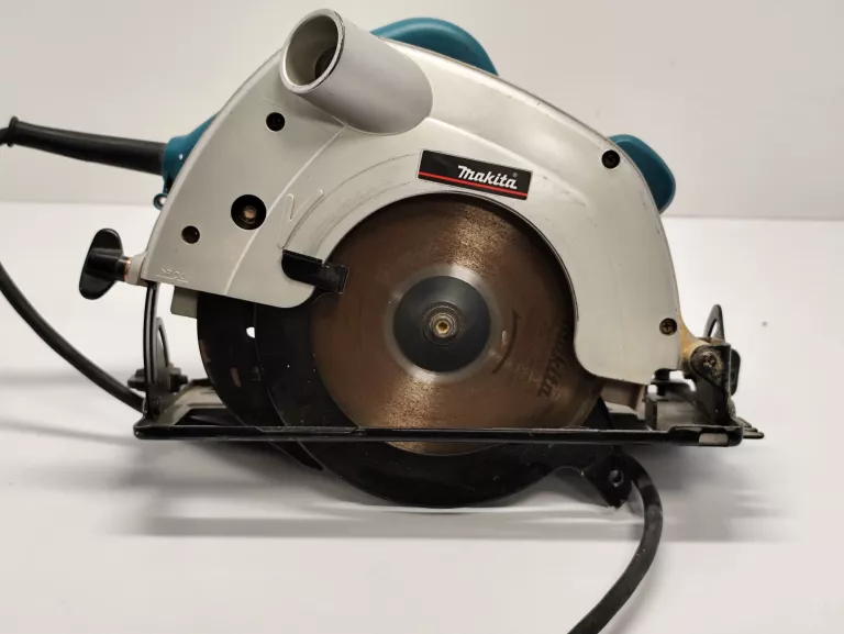 PILARKA TARCZOWA MAKITA 5604R