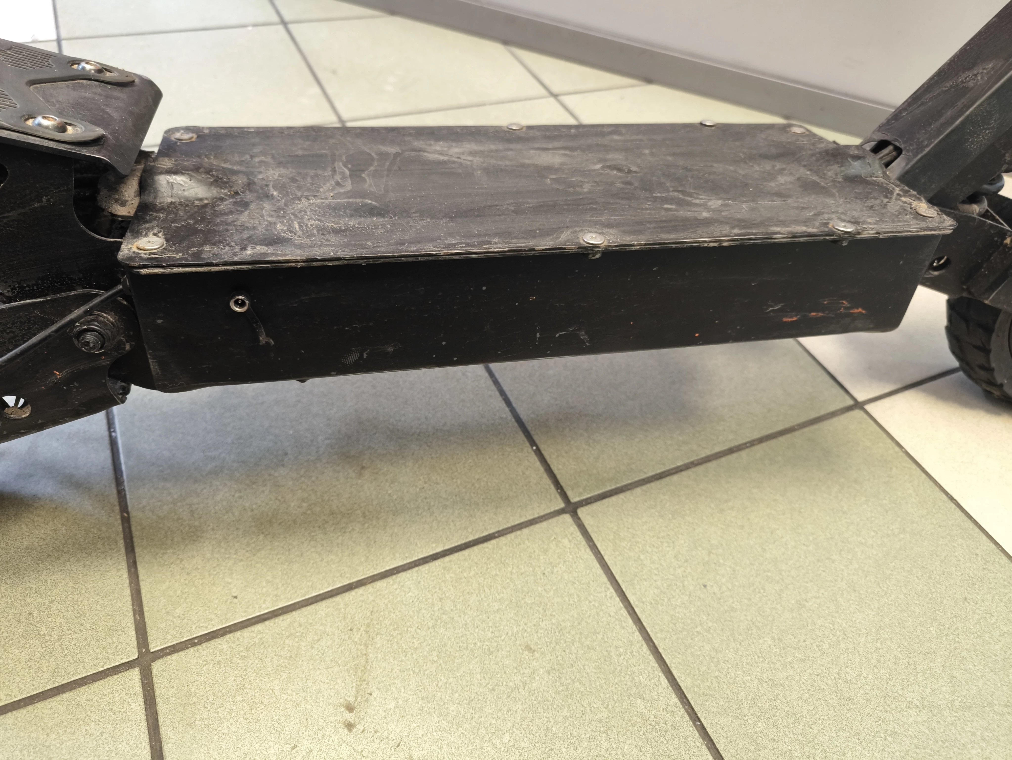 hulajnoga-elektryczna-kukirin-g2-ladowarka-marka-248811-1945851