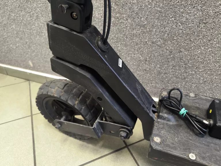 HULAJNOGA ELEKTRYCZNA KUKIRIN G2, ŁADOWARKA