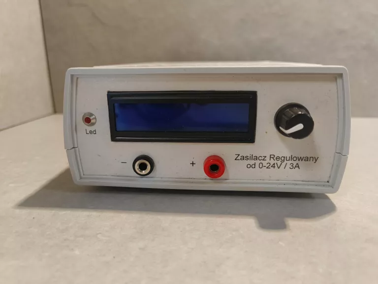 ZASILACZ REGULWANY 0-24V / 3A