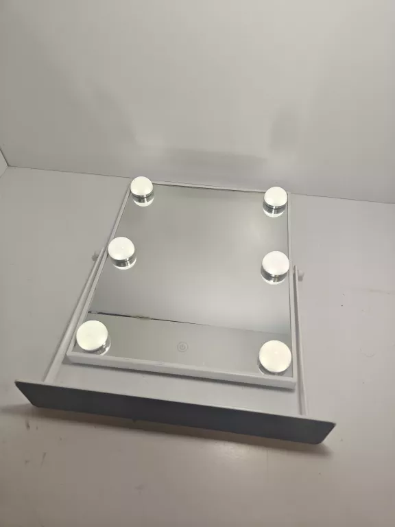 LUSTRO DO MAKIJAZU 6 LAMPEK POLECAM!