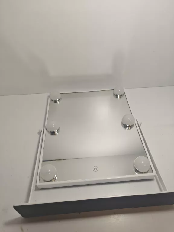 LUSTRO DO MAKIJAZU 6 LAMPEK POLECAM!