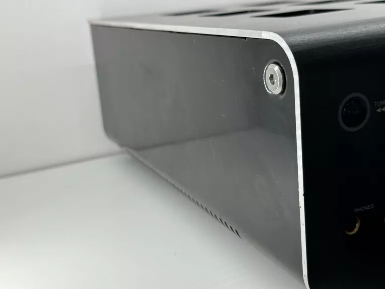 AMPLITUNER NAD VISO FIVE 5.1 PILOT