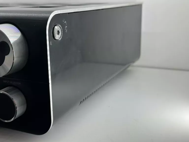 AMPLITUNER NAD VISO FIVE 5.1 PILOT