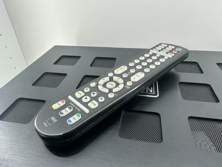 AMPLITUNER NAD VISO FIVE 5.1 PILOT