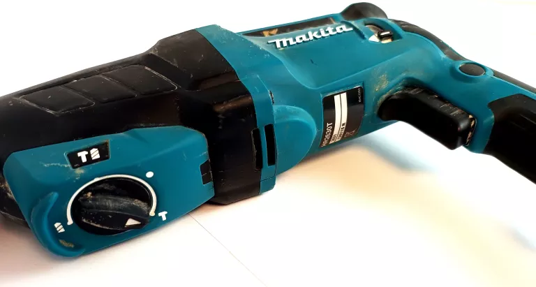 MŁOTOWIERTARKA MAKITA HR2630T WALIZKA