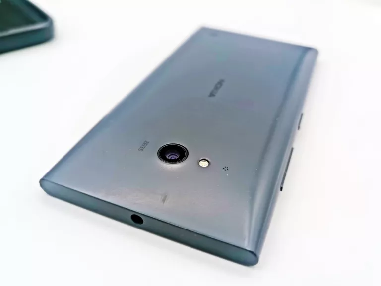 nokia-lumia-735-1gb-8gb-stan-11323-2