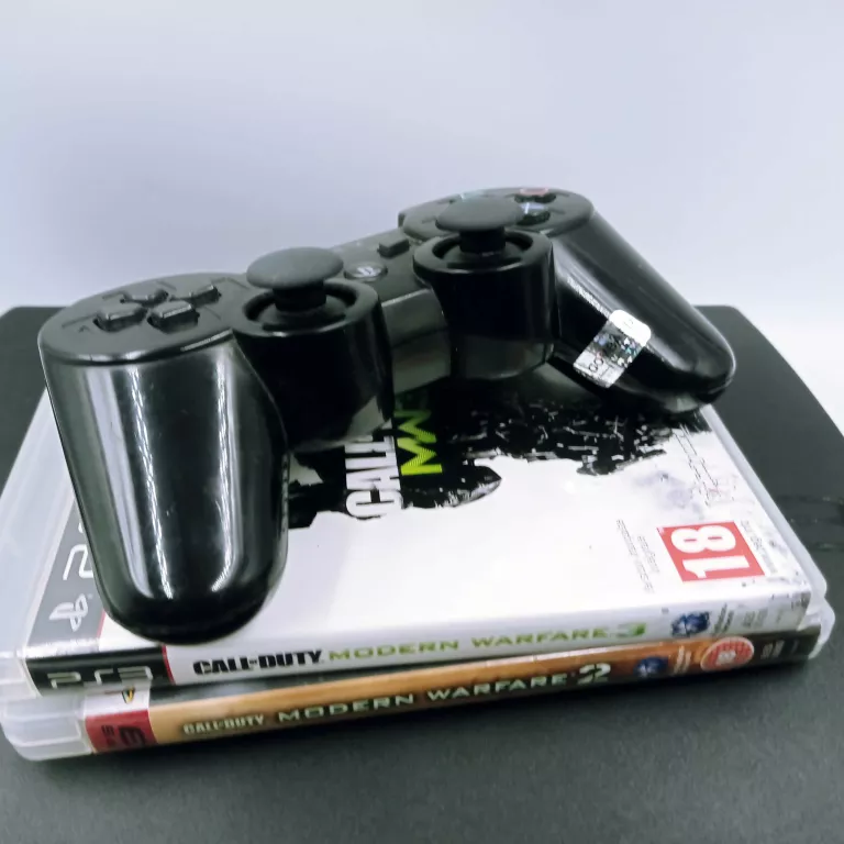 KONSOLA SONY PS3 + PAD + GRY