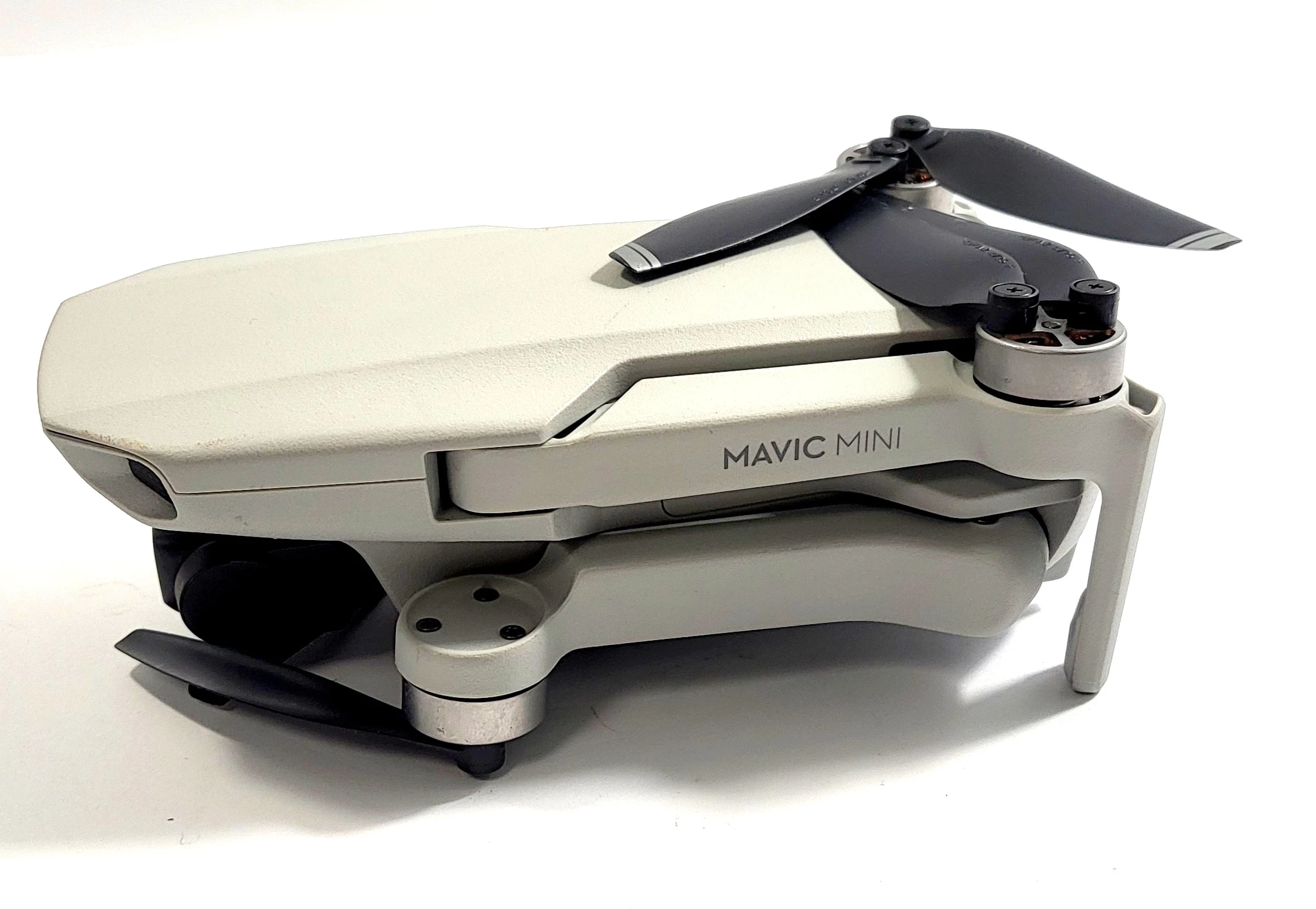 dron-z-kamera-dji-mavic-mini-4k-uhd-10000m-marka-248811-1136865