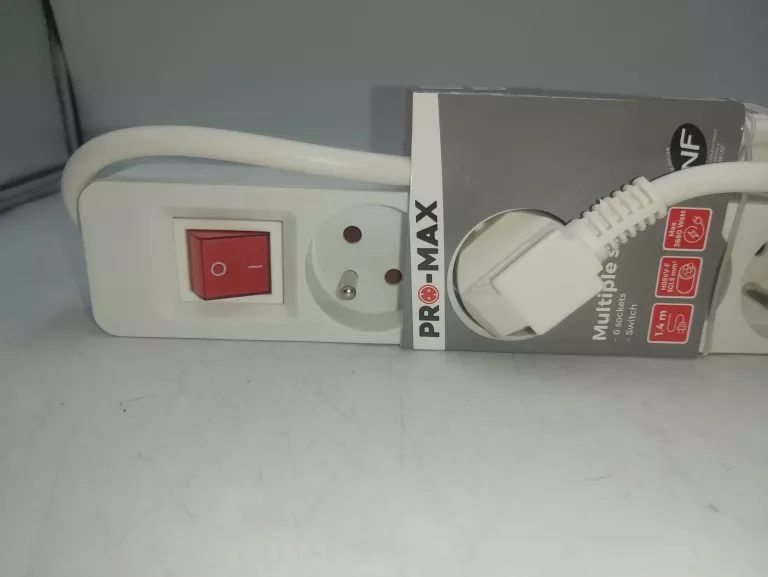 PRZEDŁUŻACZ PRO-MAX 6 GNIAZD 1,4M BIAŁY